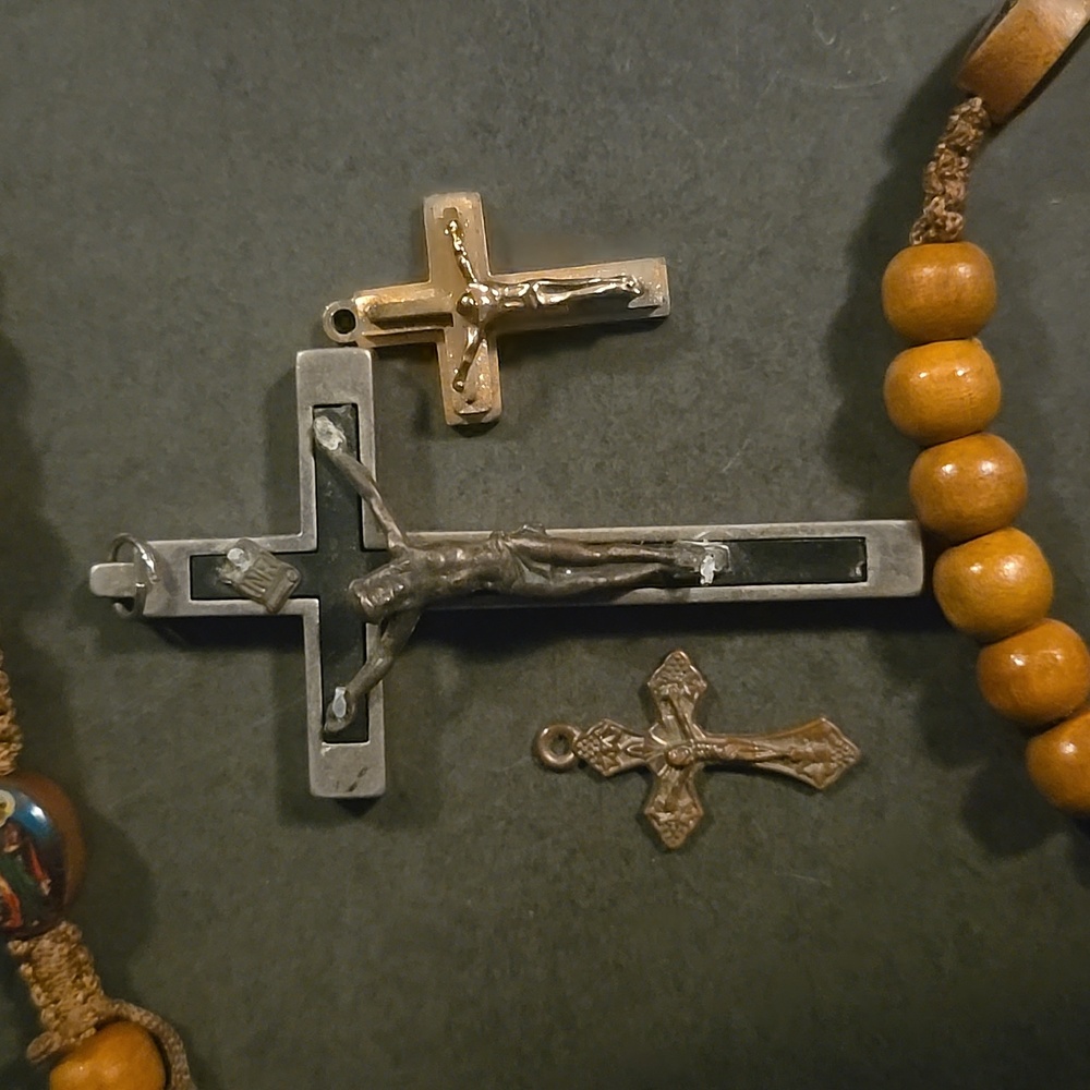Crucifix set - Picture 3 of 3